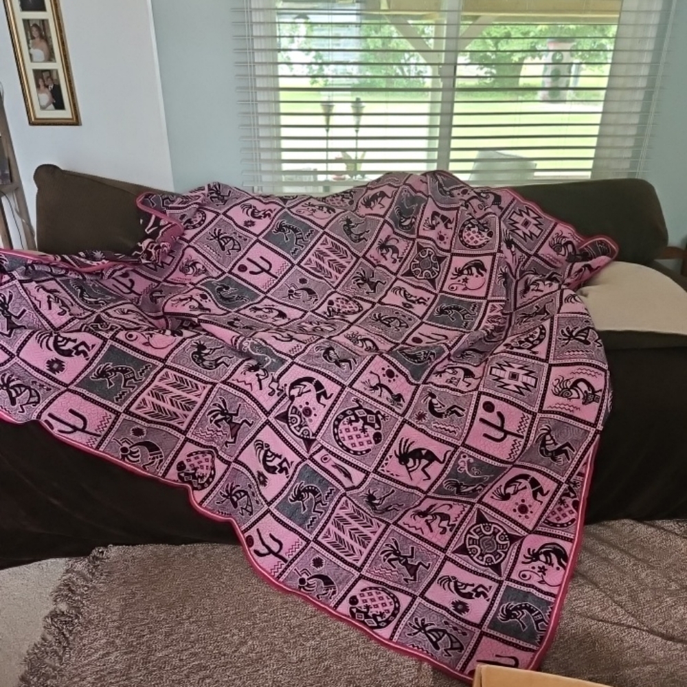 Southwest Pink and Black KOKOPELLI Patterned Woven Blanket Q SZ